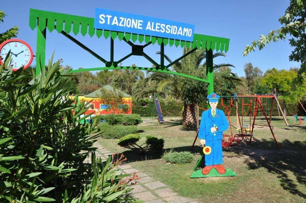 ホテル Alessidamo Club メタポント エクステリア 写真